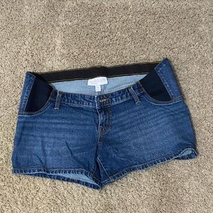 Women’s Maternity Jean Shorts - Size: Large